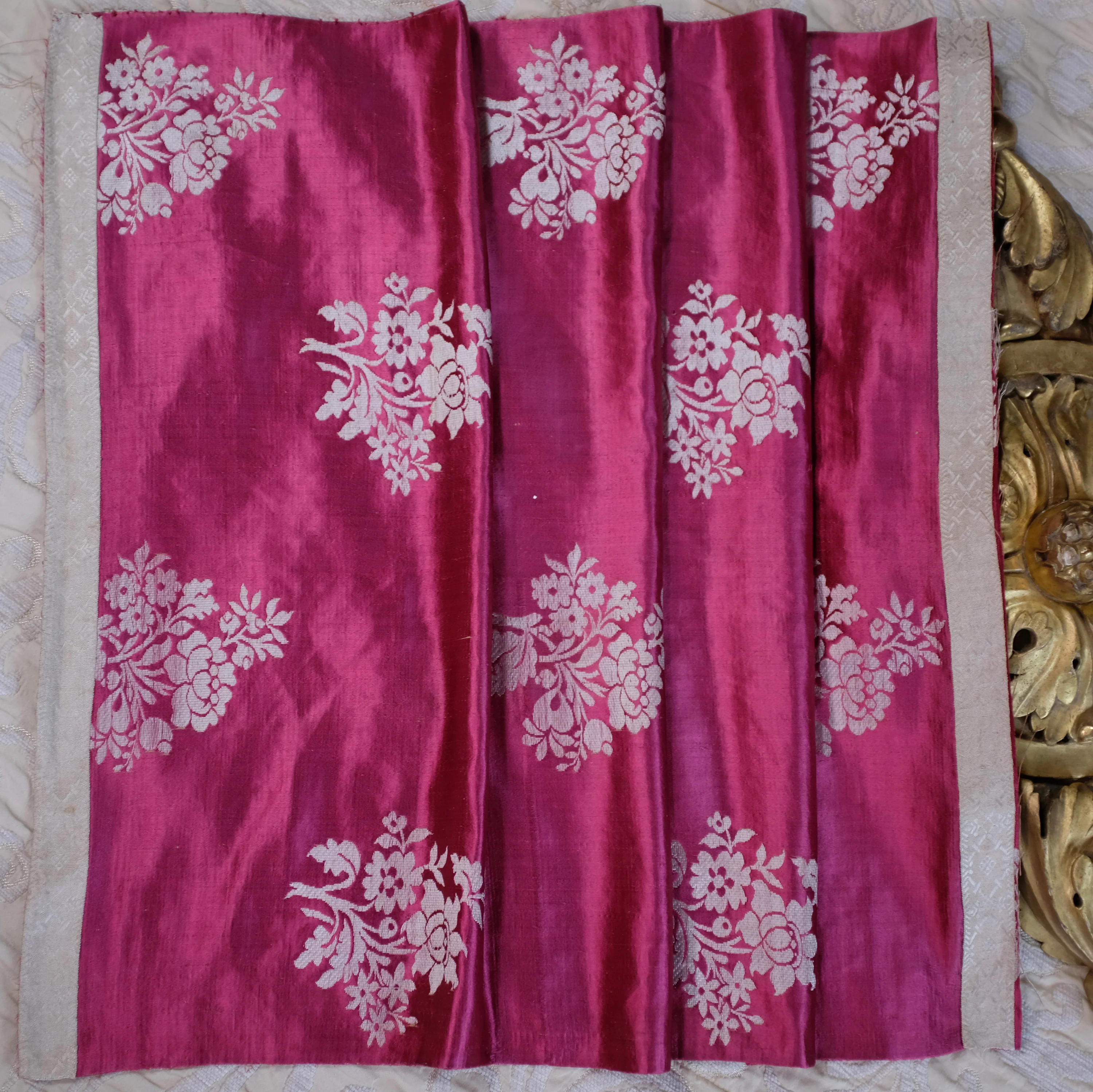 Французский шёлковый брокад из Лиона, XVIII век